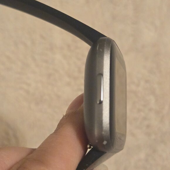 Fitbit Versa 2 Smartwatch Plus Tons of New/Pre-Owned Bands & Accessories - Picture 9 of 15